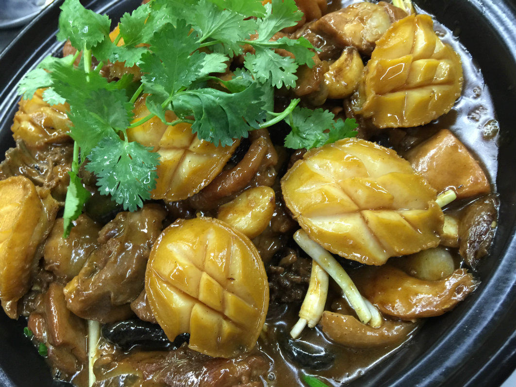 Teng Seng Chuen Yue Macau: Braised Abalone with Chicken