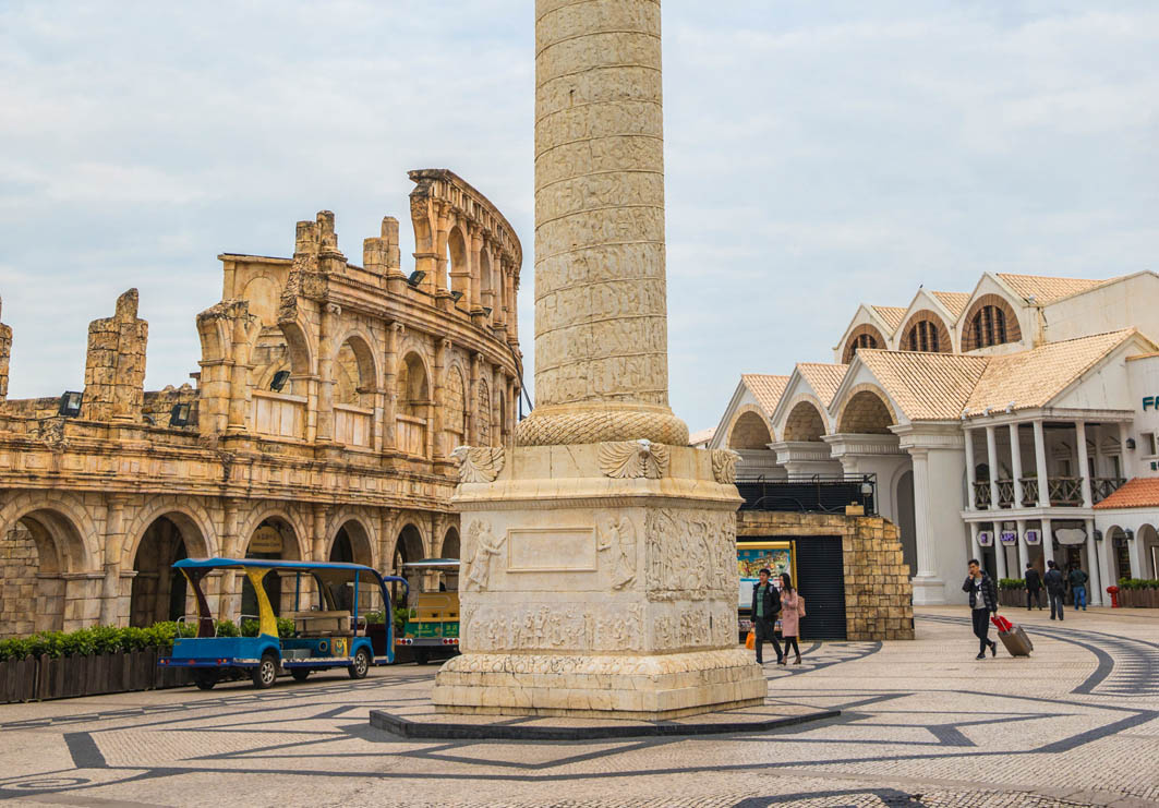 Fisherman's Wharf Macau: Column