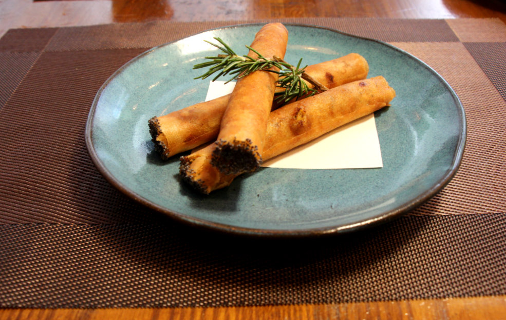 Seek Your Choice Bistro Macau: Crab Meat Spring Roll Cigars