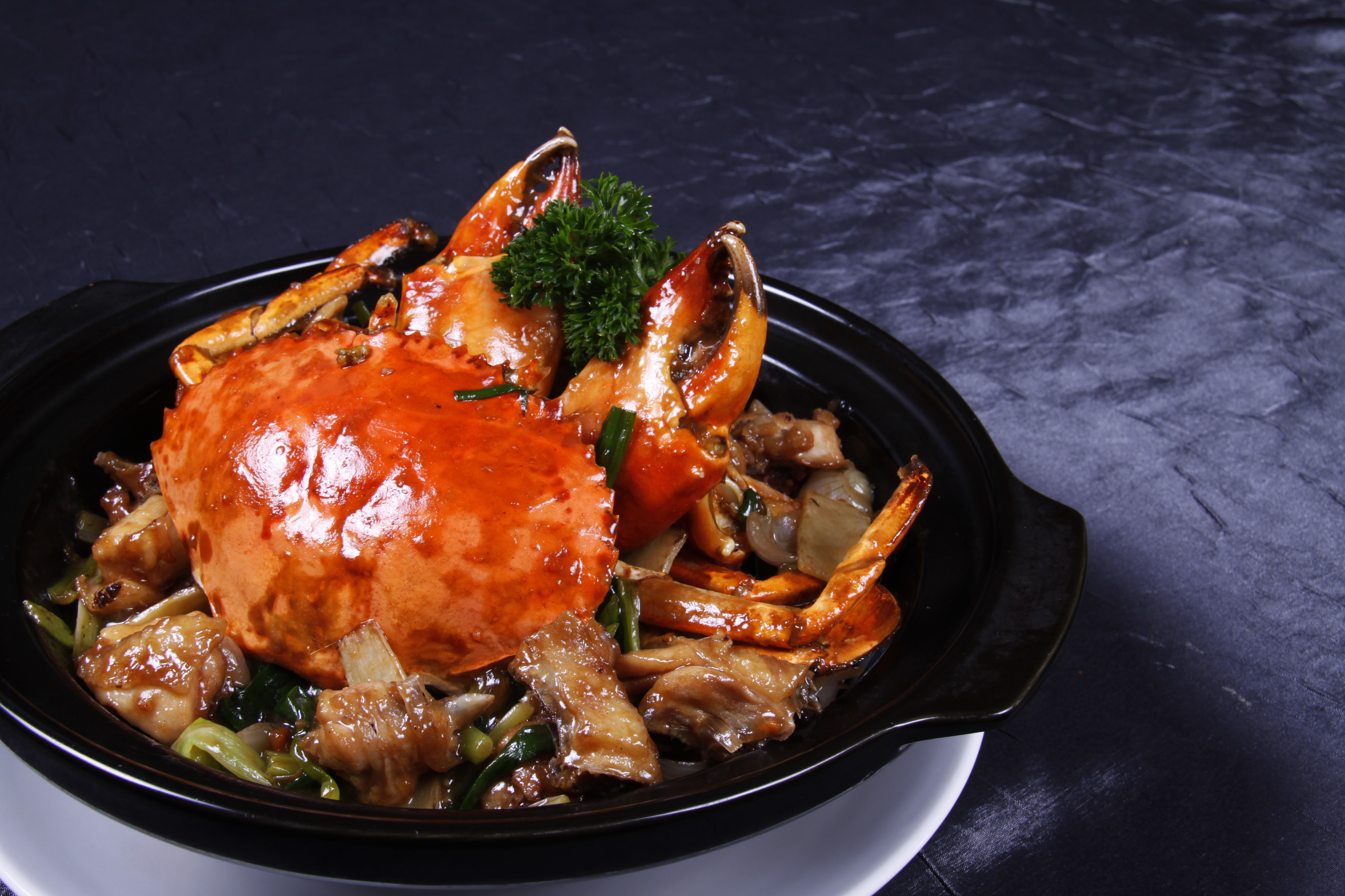 L'Arc Chinese Restaurant: Stir-fried Crab and Chicken with Ginger and Scallion