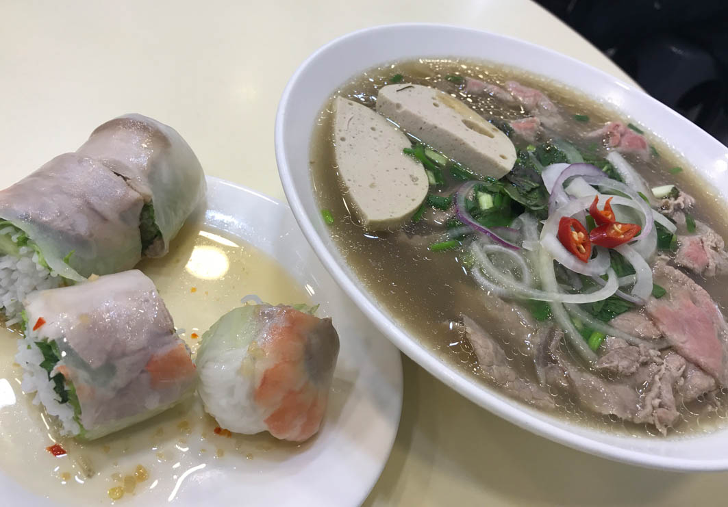 Pho Vietnam Macau: Pho and spring rolls