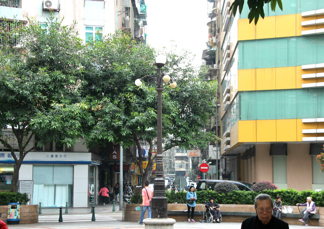 Three Lamps District in Macau: Plaza