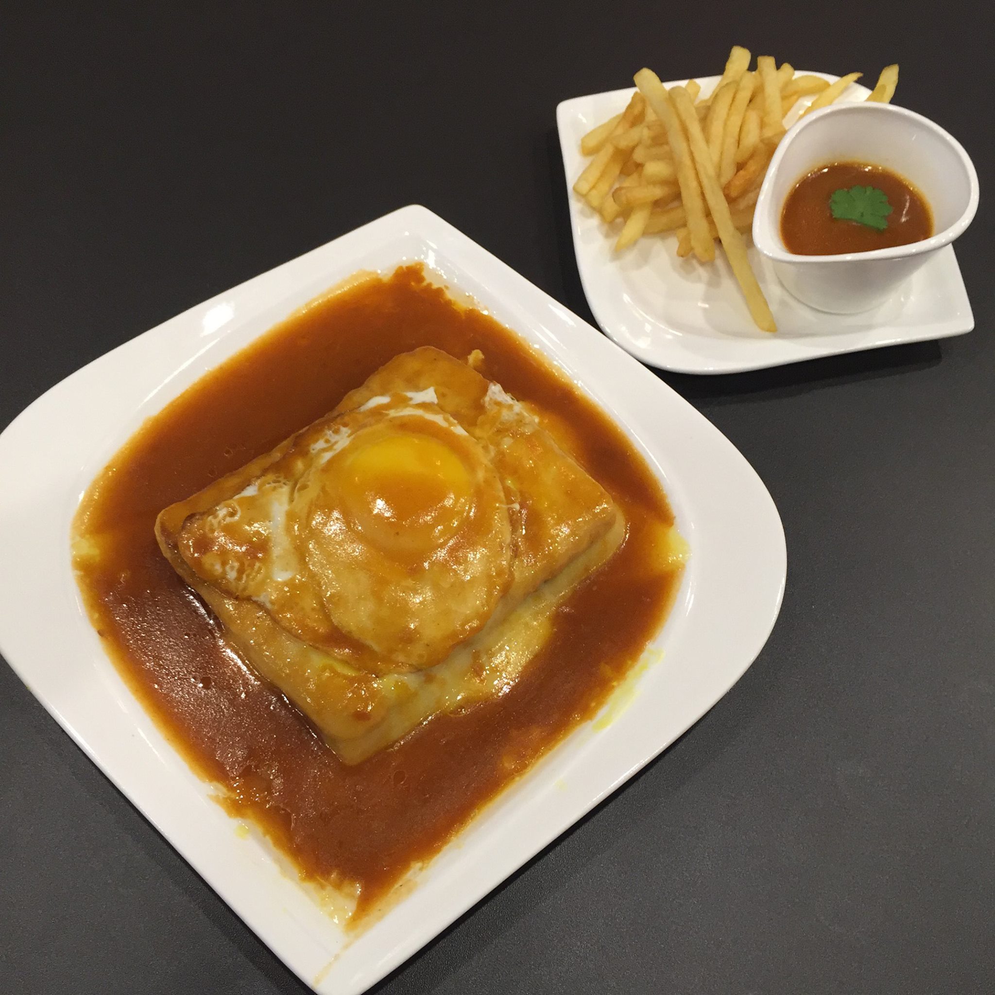 Mariazinha: Portugese Sandwich Francesinha