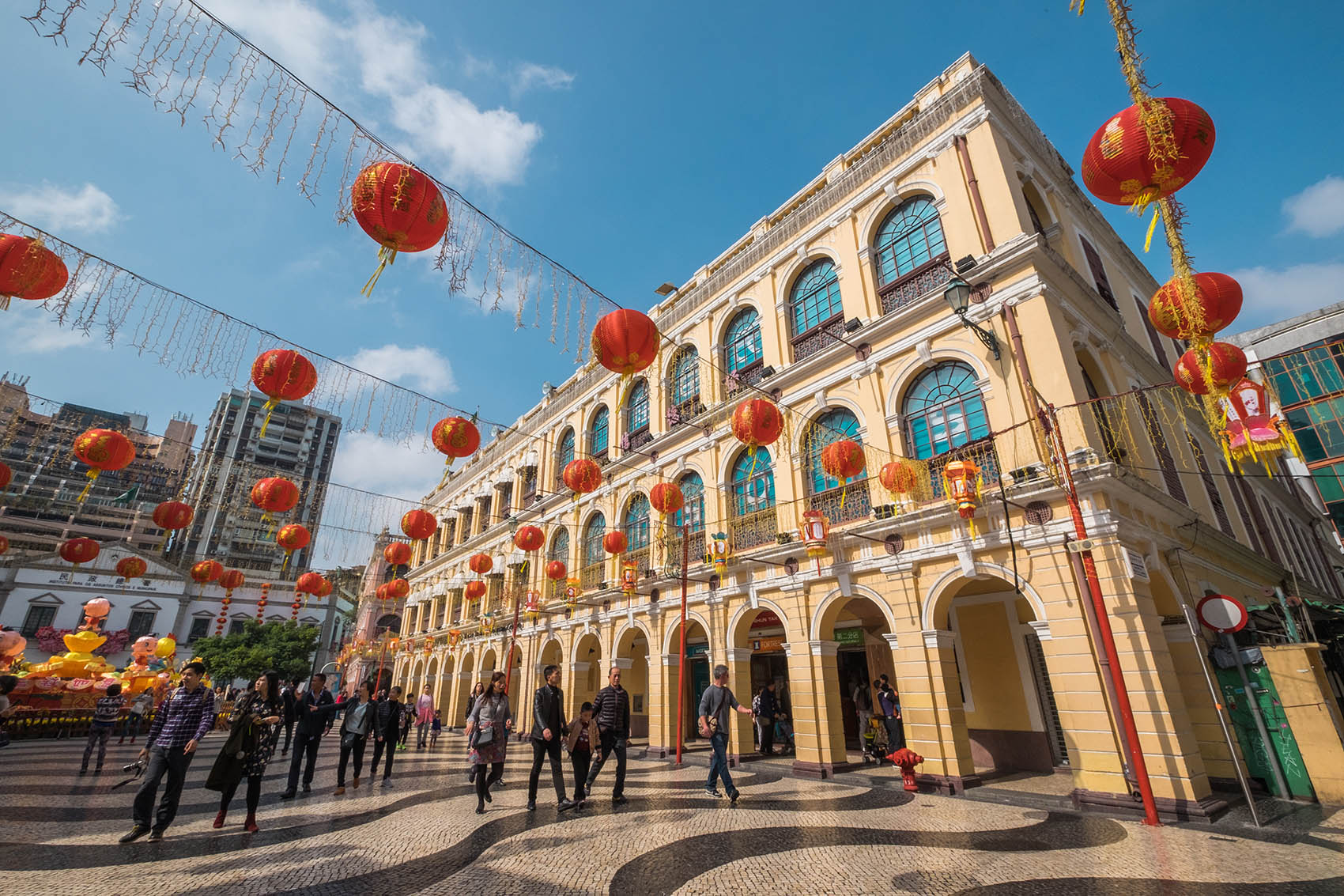 Senado Square: Public Area