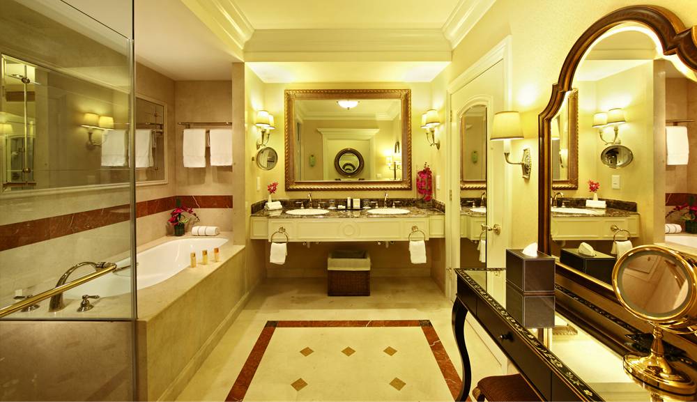 The Venetian Macau: Royale Suite Washroom