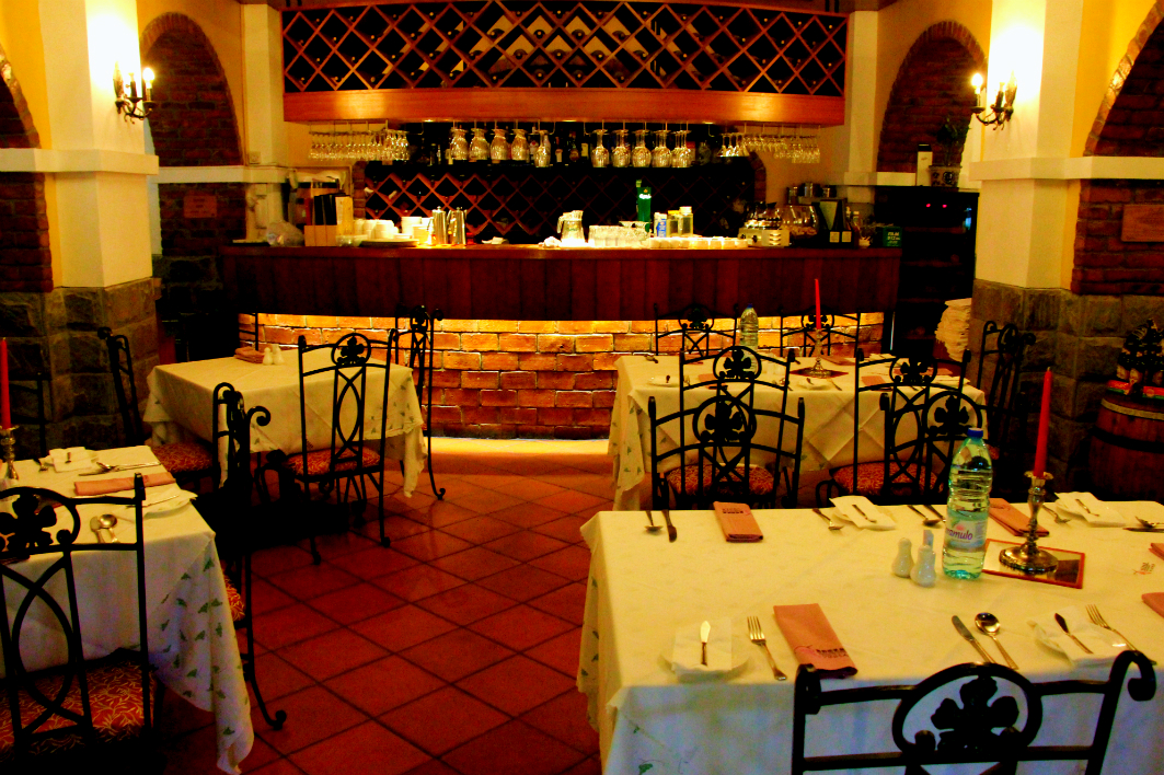 Restaurante Vinha: Seating