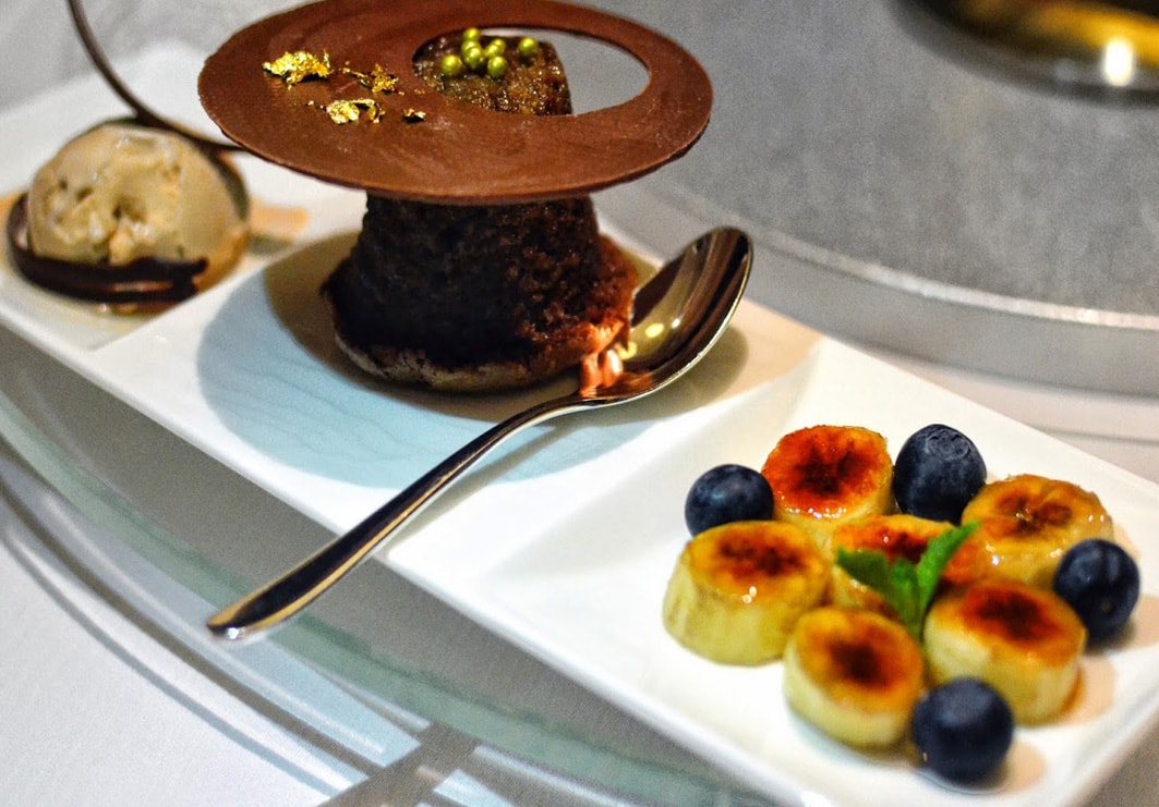 Imperial Court in Macau: Soft Chocolate Cake with Milk Tea Ice Cream and Caramalised Bananas